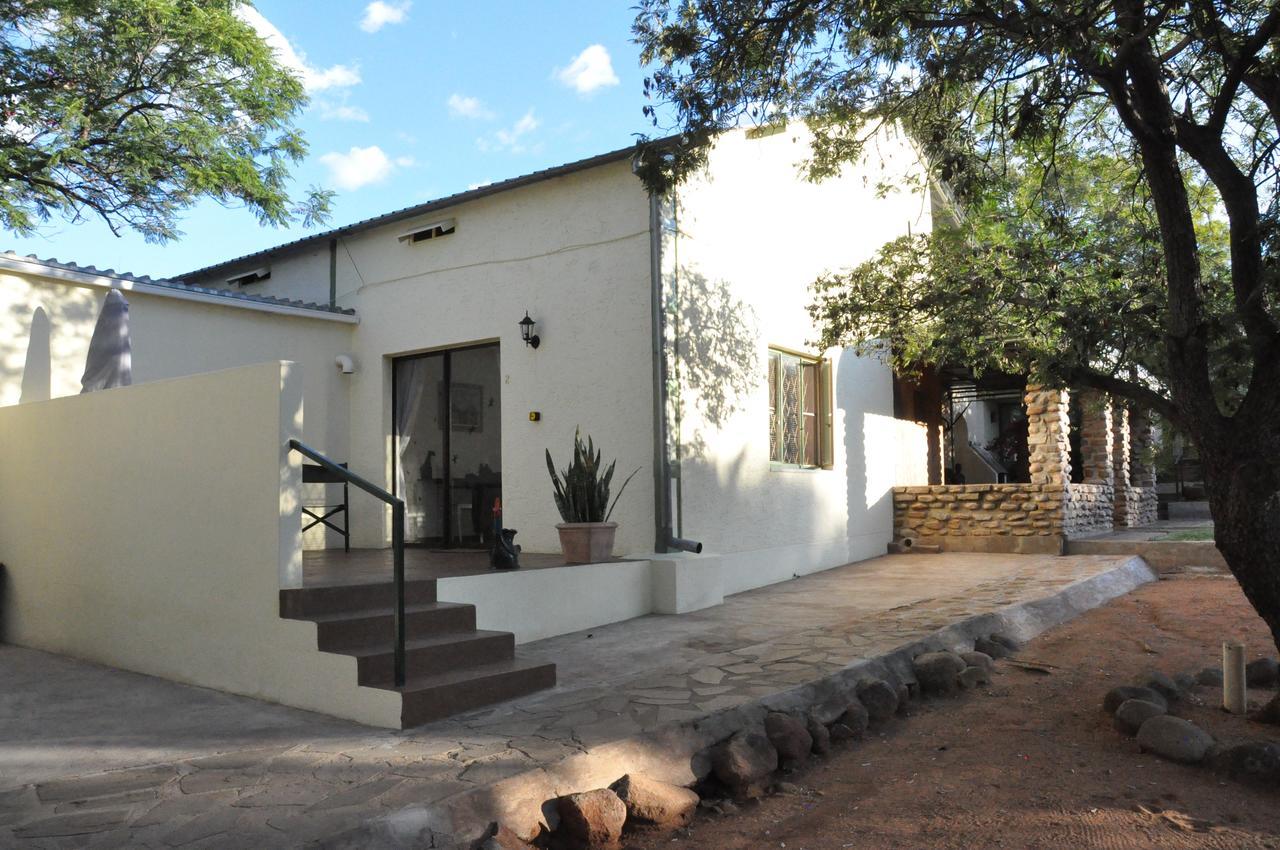 Villa Outeniqua Guest & Hunting Farm Okahandja Exterior foto